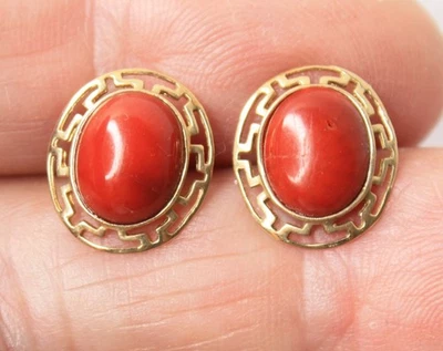 Aretes clave griegos de coral rojo ovalados firmados NF de oro amarillo macizo de 14 k perforados Foto 1 de 4