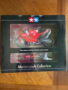 Colección Obra Maestra TAMIYA 1/12 "DUCATI DESMOSEDICI '04 Nº12" En Stock - Imagen 1 de 22