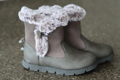 Bota de nieve OshKosh B'gosh para niñas pequeñas siberianas de piel sintética gris talla 12 niño pequeño Foto 1 de 4