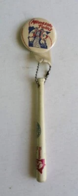 1960's Minnesota Twins Pin w/ Bat key chain -  - Image 1 of 4