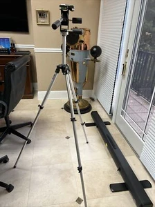 Bogen Manfrotto 3001 Tripod and a 3030 Three Way Quick Release Head - Picture 1 of 19