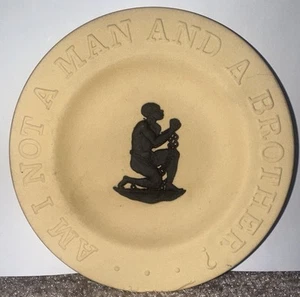 Plato de jaspe Wedgwood ¿No soy un hombre y un hermano? amarillo y negro - Imagen 1 de 4