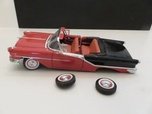Road Signature 1957 Oldsmobile Super 88 Diecast Cabrio Auto 1/18 LESEN - Bild 1 von 11