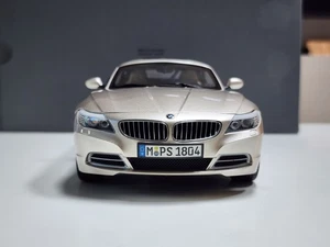 1:18 Kyosho BMW Z4 sDrive35i E89 Orion Silver Convertible Dealer Edition Diecast - Picture 1 of 8
