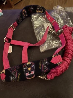 New Ponyo Horsewear Pink Pony Size Head Collar & Lead Rope Set - Skulls Pattern - Image 1 of 4