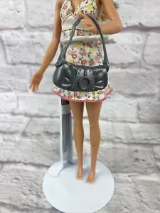 Bolso pequeño bolso pequeño gris plateado para muñeca Barbie accesorio - Imagen 1 de 3