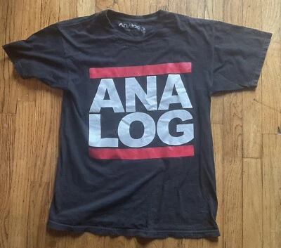 CAMISETA ANALÓGICA vintage corrida média dmc Synth Hip Hop Indie Sleaze Punk ana log - Imagem 1 de 4