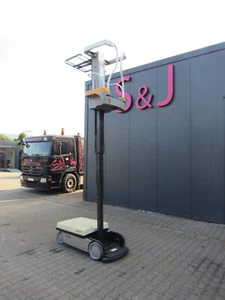 Crown Wave Personenlift Mastlift  Scherenbühne Arbeitsbühne Lift Gelenkbühne - Bild 1 von 9