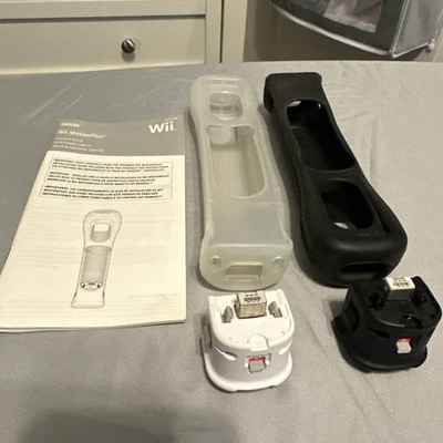 (2) Adaptadores Nintendo Wii Motion Plus con fundas MotionPlus lote de dos probados   Foto 1 de 4