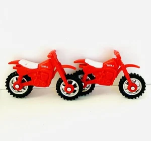 Vintage 80er Jahre Tonka Motorrad Dirt Bike rot mit weißem Sitz 2 Stück Spielzeug - Bild 1 von 5