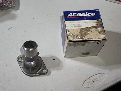 1988-95 Chevrolet CK 1500 2500 5.7 10147884 NOS ENGINE COOLANT HOUSING OUTLET AC - Image 1 of 4