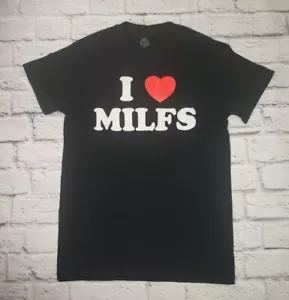 Neu ohne Etikett Spencer's Danny Duncan Größe Small schwarz Milf Grafik T-Shirt - Bild 1 von 4