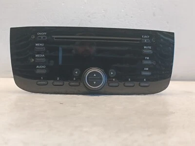 AUTORADIO STEREO LETTORE CD FIAT PUNTO EVO 2011 7355354400 A8205 - Immagine 1 di 4