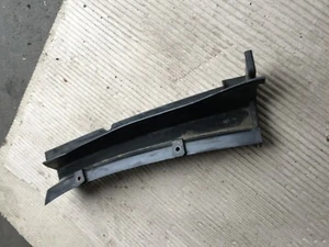 Desagüe de agua izquierdo mercedes r129 sl320 1995 1298310536  - Imagen 1 de 3