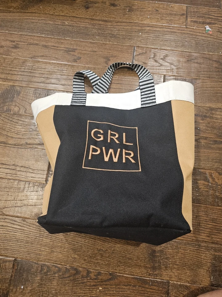 Thirty One GRL PWR 托特包黑色刺绣 31 个手柄帆布“女孩力量”状况极佳 — 第 1/4 张图片