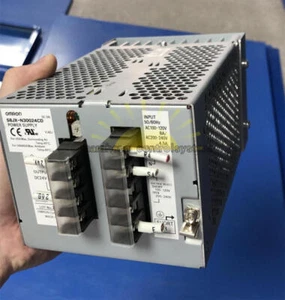 Fuente de alimentación conmutada Omron S8JX-N30024CD usada 1 pieza - Imagen 1 de 1