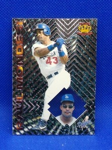 1997 Pacific Prism Invincible PLATINUM #113 Raul Mondesi