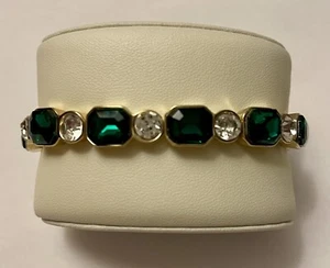 NWT Anne Klein Green Clear Stones Rhinestones Gold Tone Stretch Bracelet 6.75 in - Picture 1 of 3