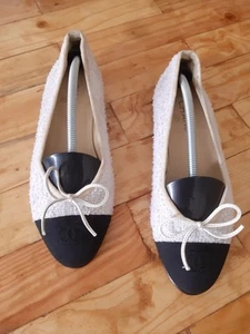 Chanel Tweed Ballet Flats In White And Black Size 38 - Picture 1 of 14