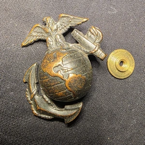 WWII USMC Marine Corps EGA Enlisted Cap Hat Badge Bronze - Picture 1 of 3