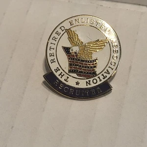 Pin de reclutador de la Asociación Alistada Retirada Prendedor de las Fuerzas Armadas de Estados Unidos 3/4" - Imagen 1 de 2