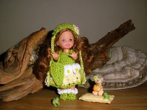 Barbie Kelly Puppe mit gehäkelter Kleidung, Schuhen, Handtasche und Schuhen NUR - Bild 1 von 1