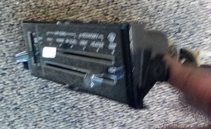 Oldsmobile Delta 88 1977-84 OEM módulo de control de clima calentador de aire acondicionado 7895785 FC-10DG Foto 1 de 4