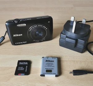 Nikon COOLPIX S4300 16MP Optical Zoom Touchscreen Digital Camera & charger cable - Picture 1 of 10