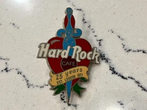 Hard Rock Cafe 25 Jahre Herz Pin - Bild 1 von 2