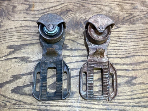 Antique Pr Architectual Salvage Cast Iron Barn Door Rollers Hangers Pair Hinges Cover