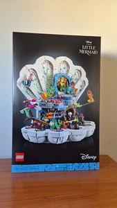 LEGO 43225 LA SIRENETTA CONCHIGLIA DI ARIEL MISB NUOVO SIGILLATO CON BROWN BOX - Foto 1 di 10