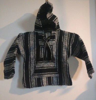 Sudadera con Capucha Mexicana Baja Surfer Blanco y Negro Rayas con Bolsillo Delantero Talla 8 Foto 1 de 3