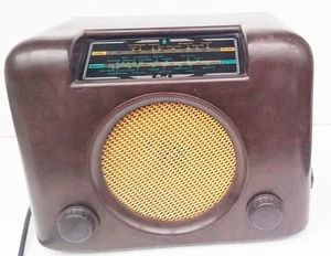 Vintage Bush DAC90A Bakelite Tube Radio – Classic 1950s Valve Receiver - Picture 1 of 3