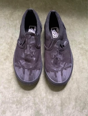 Disney Star Wars Darth Vader Vans Juvenil 13.5 Foto 1 de 4