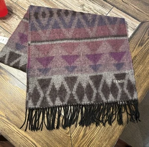 Vintage FENDI Acryl Geometrischer Schal 🧣  - Bild 1 von 3