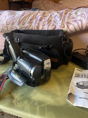 JVC GR-AX460 Compact VHS-C Video Camcorder Tested & Working. Excellent. - Image 1 of 4