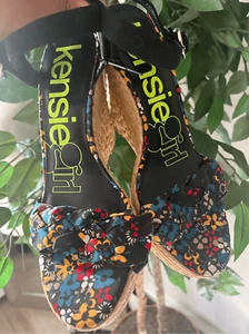 CUÑAS FLORALES DE VERANO KENSIE GIRL - Imagen 1 de 3