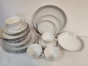 SELTMANN WEIDEN BAVARIA GERMANY WHITE LIANE GRAY GEOMETRIC 24 PCS SERVICE 4 - Picture 1 of 7
