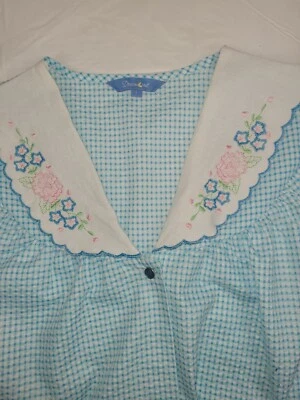 Vestido para mujer Dream Rest azul/blanco Seersucker House bata frontal a presión talla grande  Foto 1 de 4