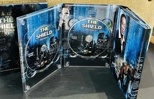 The Shield - Complete Second Season (DVD, 2008, 4-Disc Set) - Picture 1 of 8