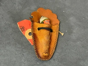 Vintage Indianer Indianer Baby Papoose Puppe Postkarte - Bild 1 von 4
