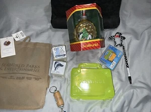 SEAWORLD REUSABLE BAG CHRISTMAS BUNDLE PENGUIN PEN, CASE, ORNAMENT, ETC NEW - Picture 1 of 24