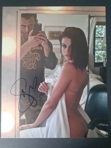 AUTHENTIC SIGNED SELENA GOMEZ 10 X 8 AUTOGRAPHED PHOTO COA REAL Cover