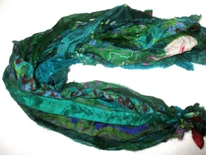 12 yards Unstitched Recycled PURE Silk Sari Ribbon Yarn tassels GREEN SKEINS buy - Picture 1 of 3