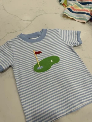 Camisa a rayas inglesas Lityle para niños con apliques de golf Foto 1 de 4