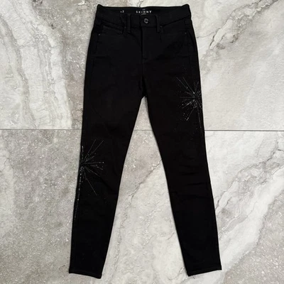 Calça de tornozelo White House Black Market The Skinny brilhante strass enfeitada 2 - Imagem 1 de 4