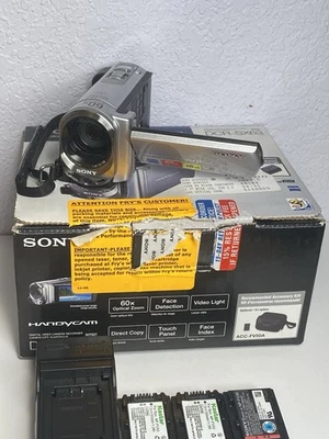 Videocámara Sony DCR-SX63 Handycam + Caja Baterías Extra Manual 64 GB SD Como Nueva! Foto 1 de 4