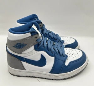 USADOS Nike Air Jordan 1 Retro Alto OG Zapatos DZ5458 410 Azul Verdadero Para Hombre Talla 4 - Imagen 1 de 11
