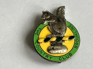 Vintage Brookline The Country Club Curling Club Enamel Pin Badge - Picture 1 of 3