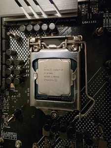 i7 8700k (6C/12T), ASUS Z390-A, 4x8GB (32GB) DDR4, 240mm AIO Combo GAMING SETUP! - Picture 1 of 10